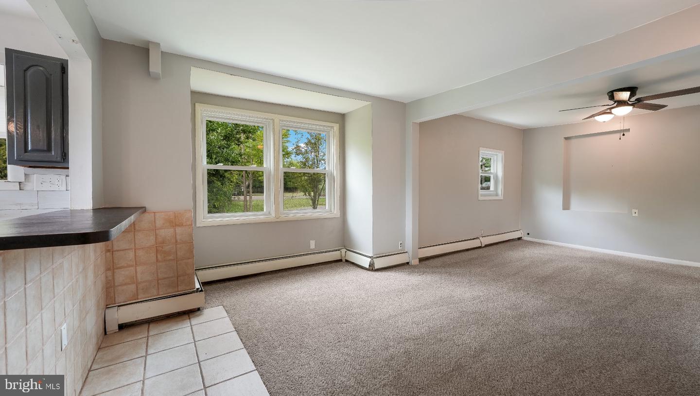 2346 Evergreen Ave Property Photo 6