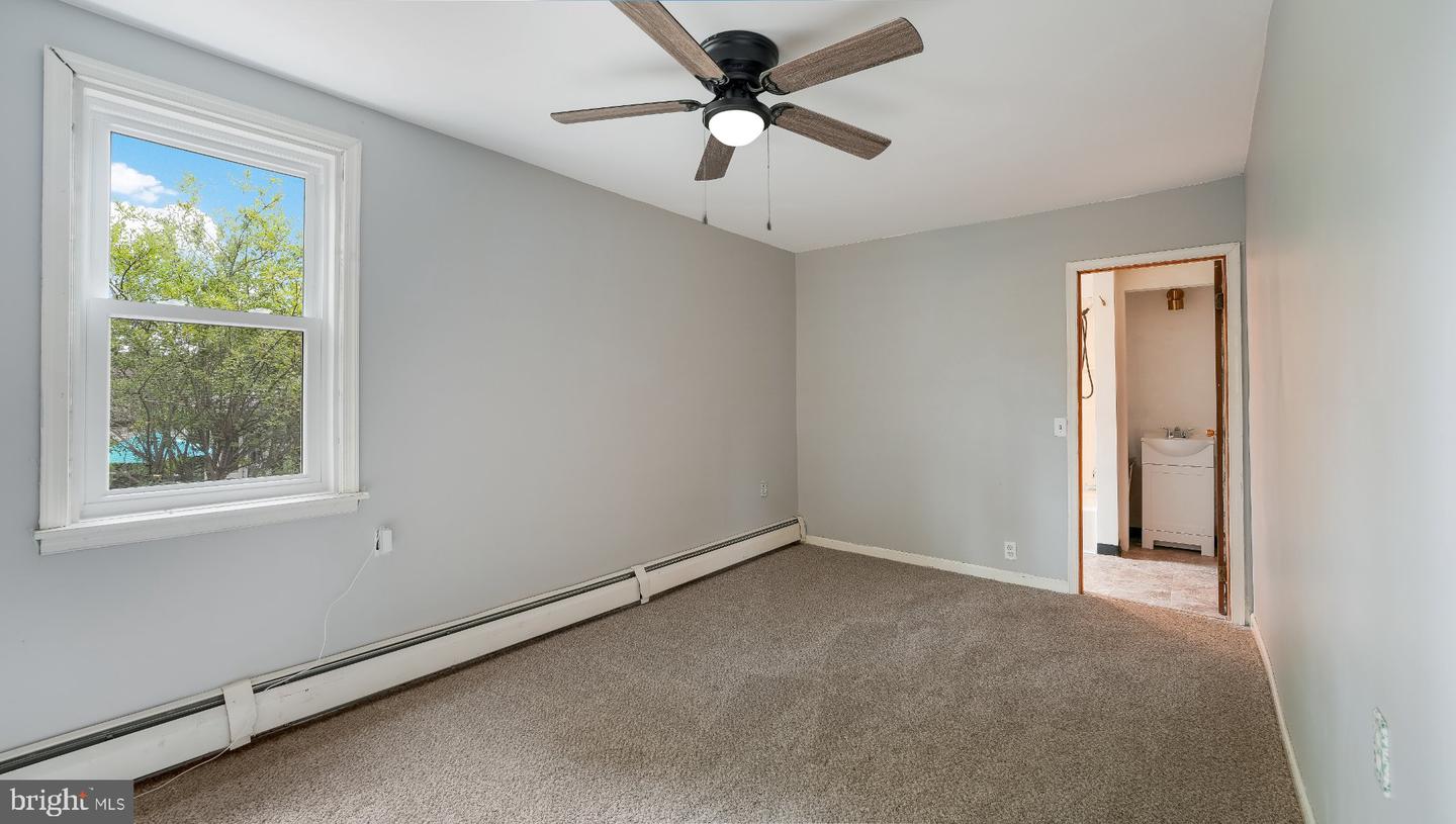 2346 Evergreen Ave Property Photo 13