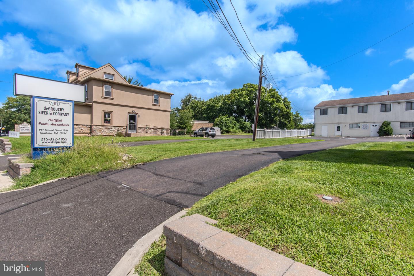 981 Second Street Pike #2 Property Photo 3