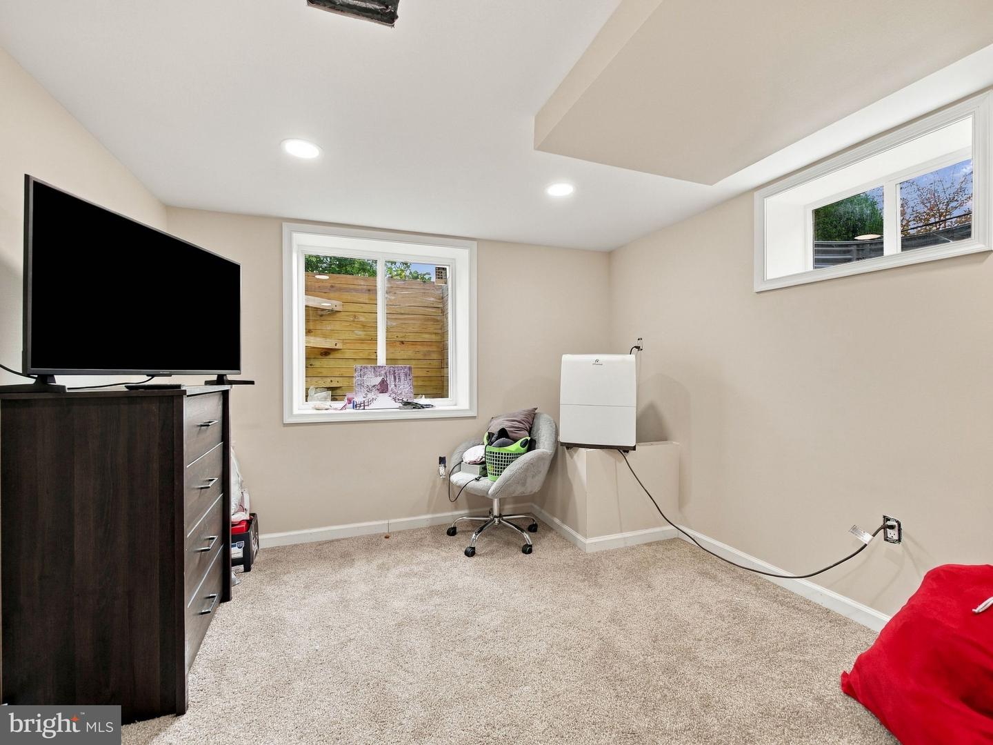 104 N Vassar Dr Property Photo 41