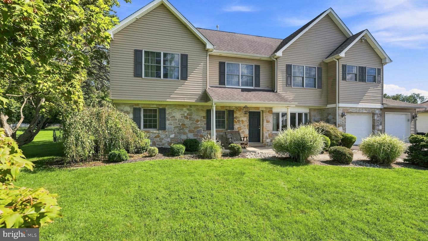 539 Fairhill Dr Property Photo 3