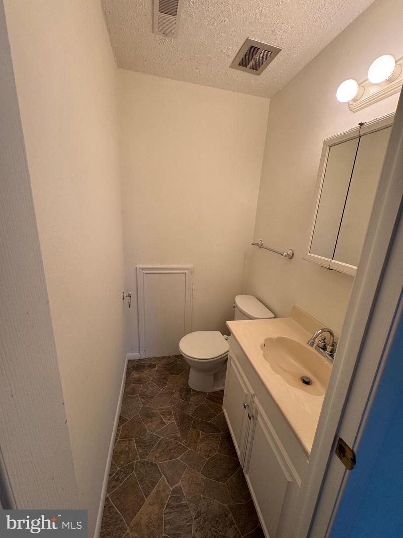 1155 York Rd #e2 Property Photo 9