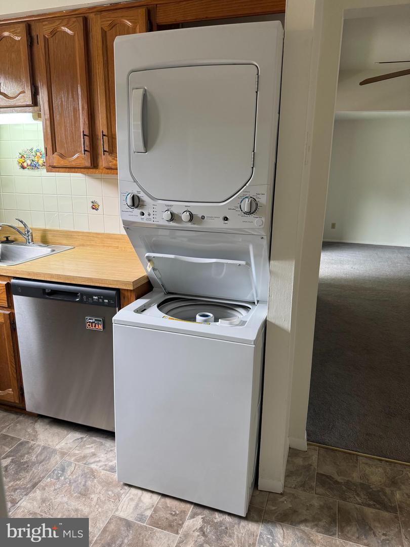 1155 York Rd #e2 Property Photo 18