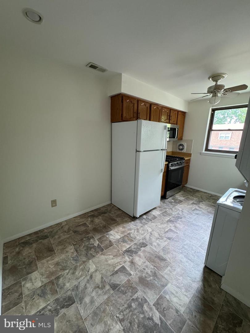 1155 York Rd #e2 Property Photo 19