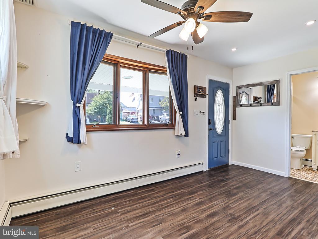 10 Apricot Ln Property Photo 8