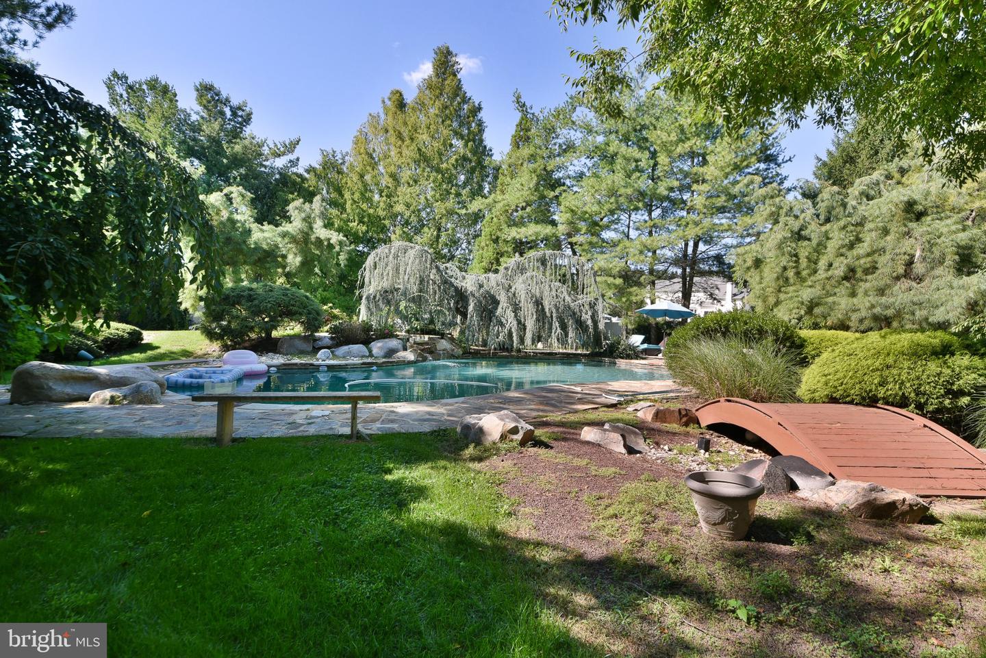 47 Loretta Cir Property Photo 8