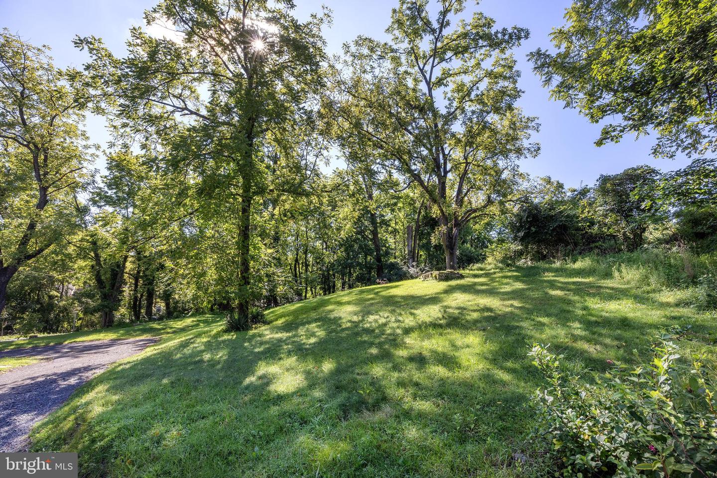 6192 Lower York Rd Property Photo 4