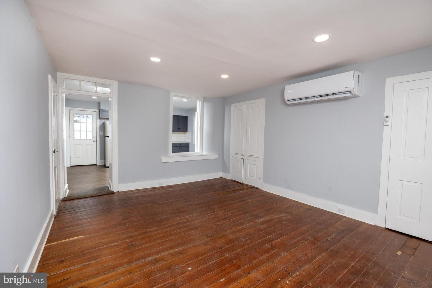 6192 Lower York Rd Property Photo 13