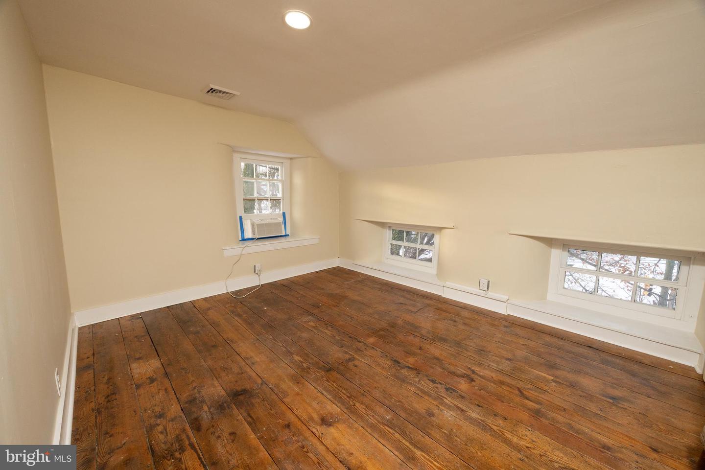 6192 Lower York Rd Property Photo 16