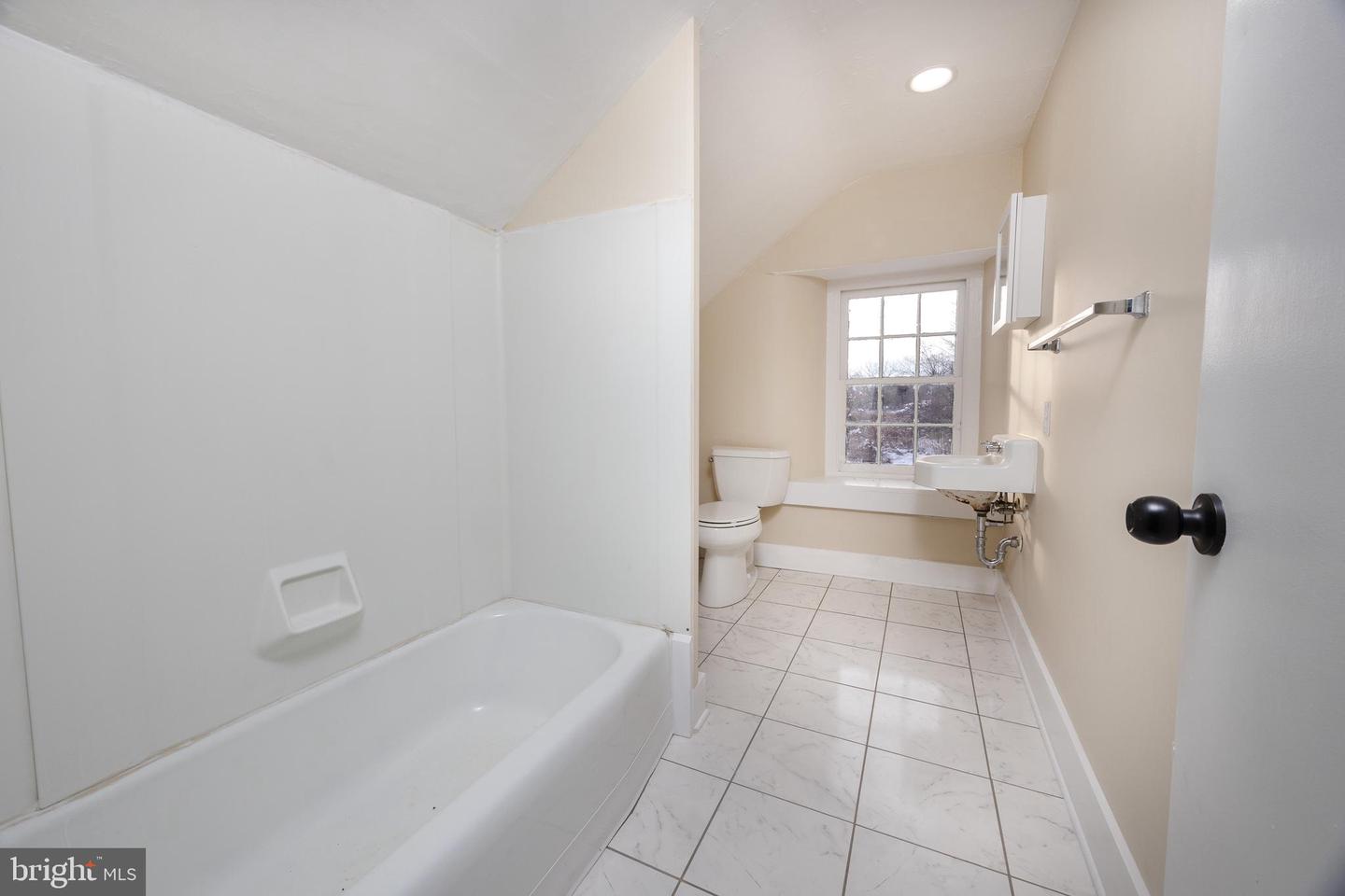 6192 Lower York Rd Property Photo 17
