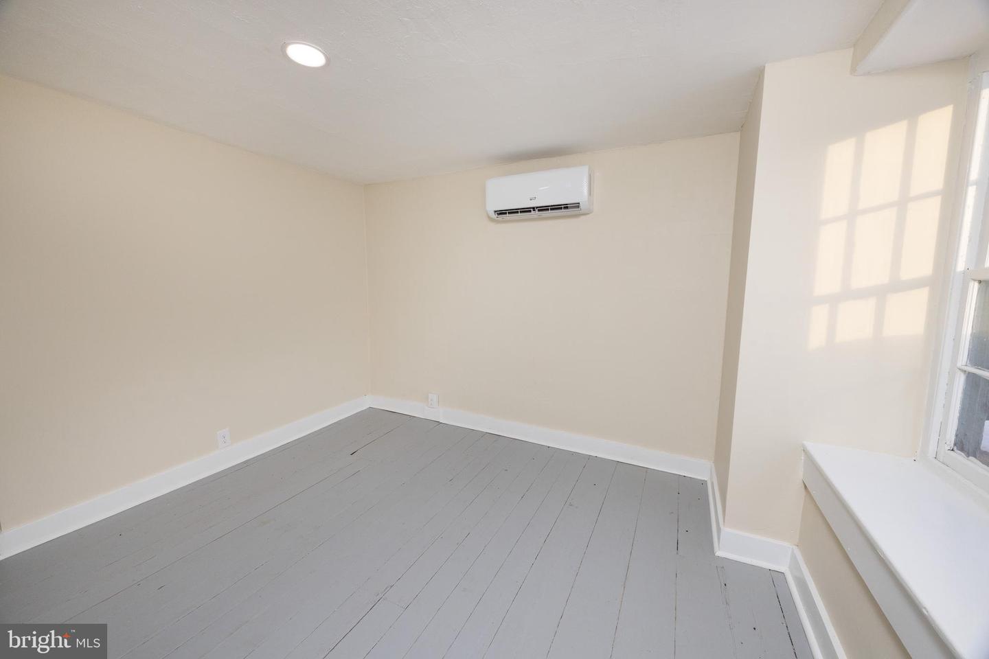 6192 Lower York Rd Property Photo 23