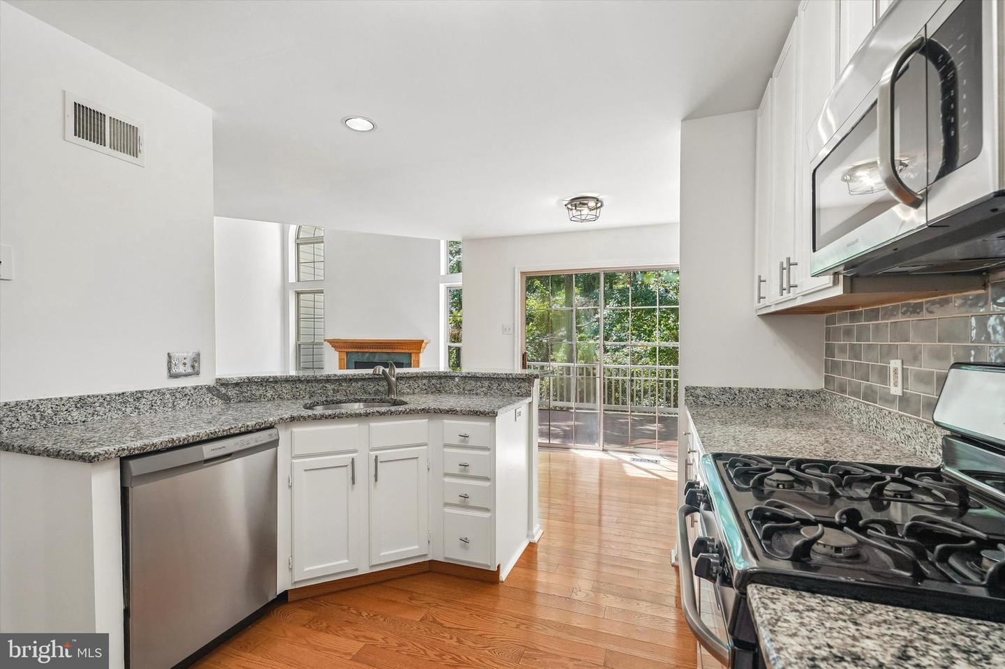 350 Glennbrook Way Property Photo 8