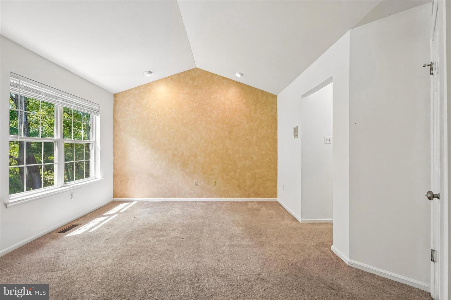 350 Glennbrook Way Property Photo 12