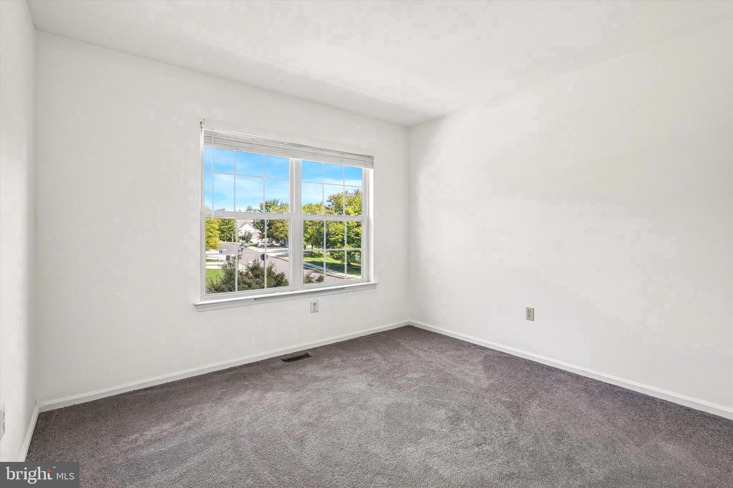 350 Glennbrook Way Property Photo 15