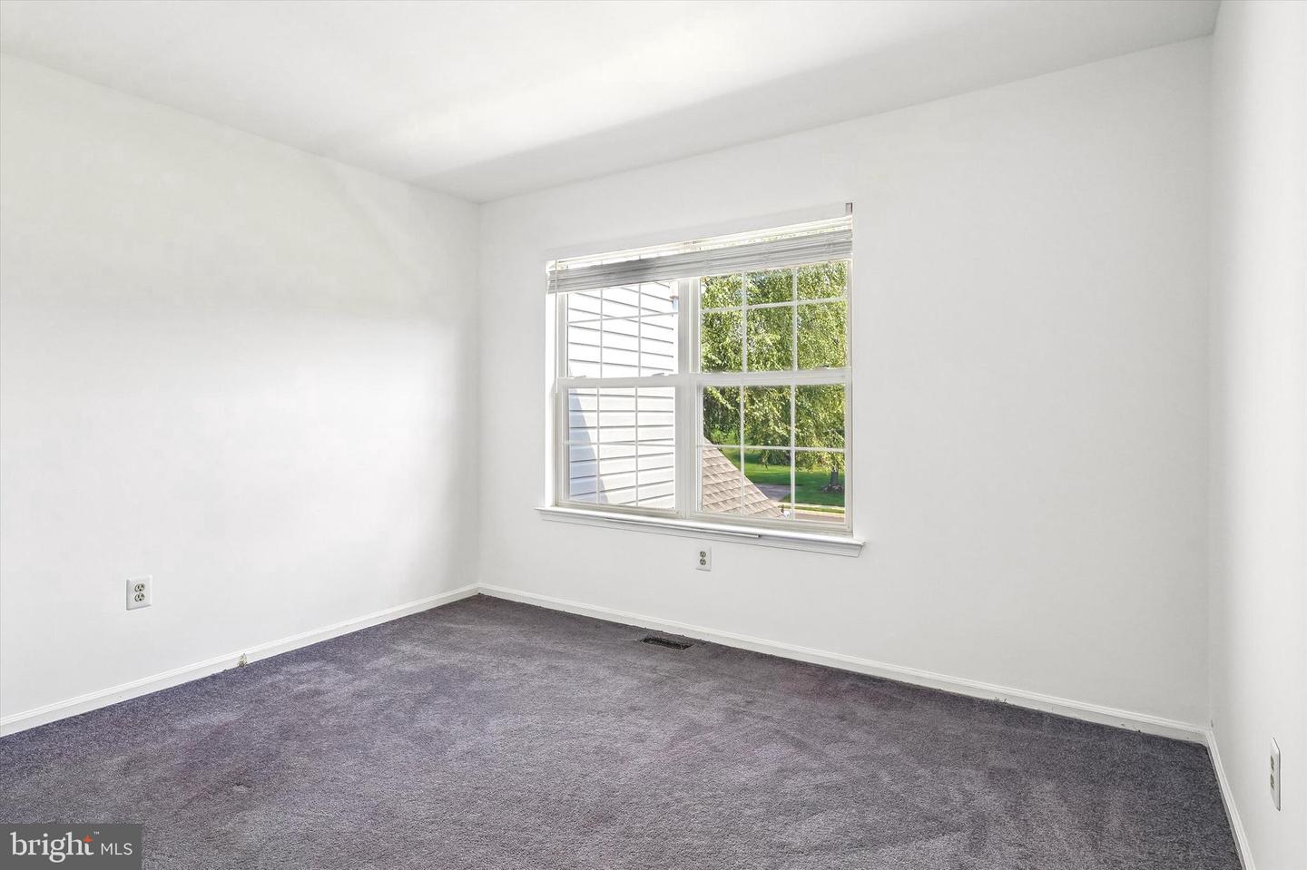350 Glennbrook Way Property Photo 16