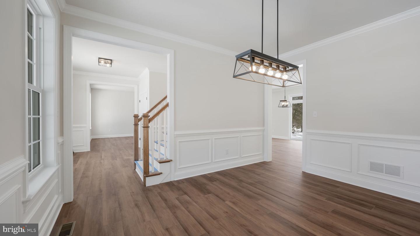 5 Farber Drive Property Photo 7
