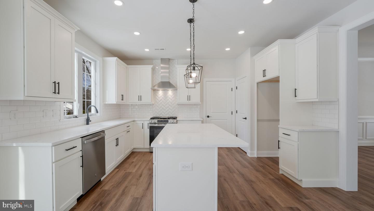 5 Farber Drive Property Photo 10