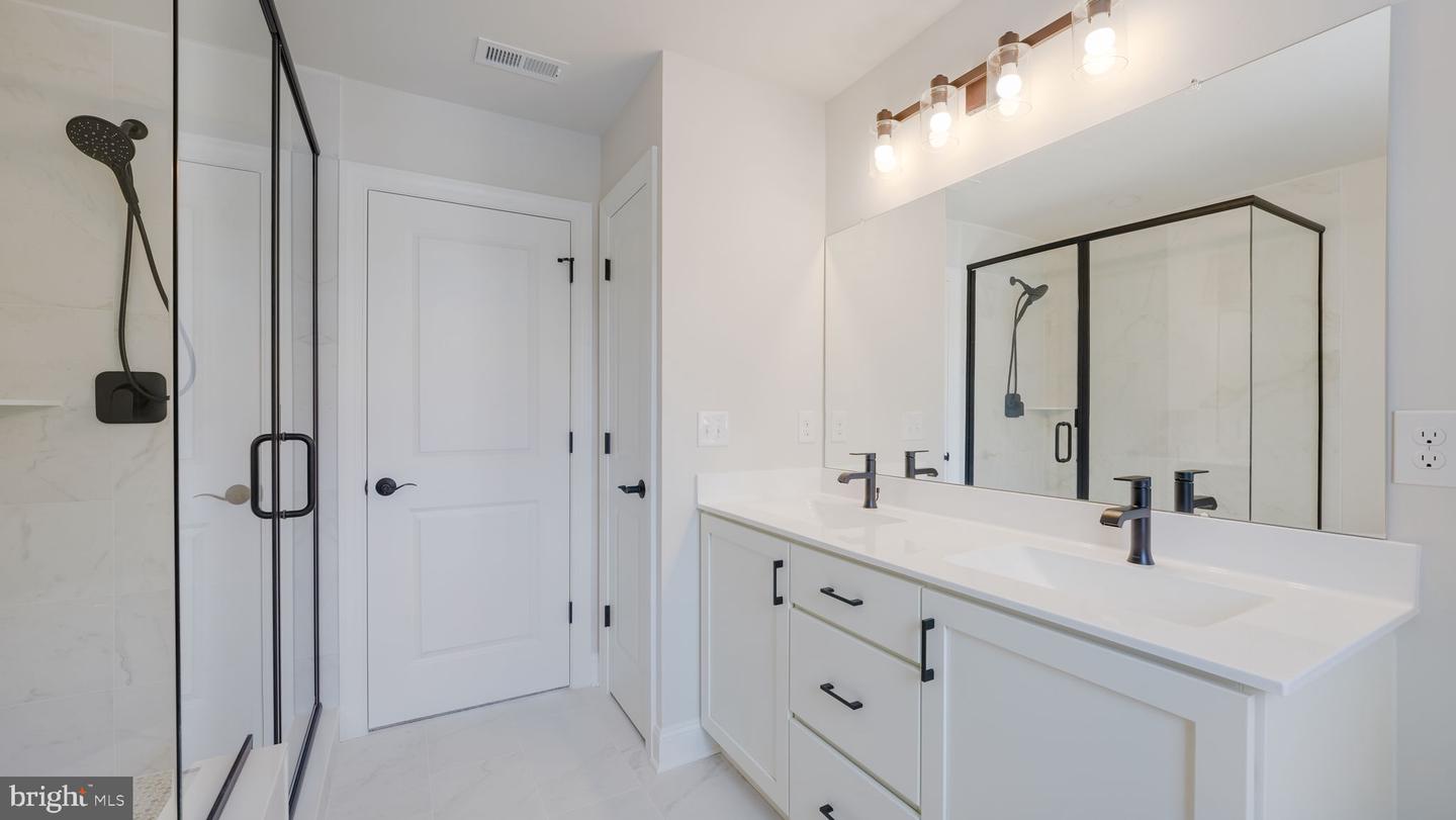 5 Farber Drive Property Photo 19