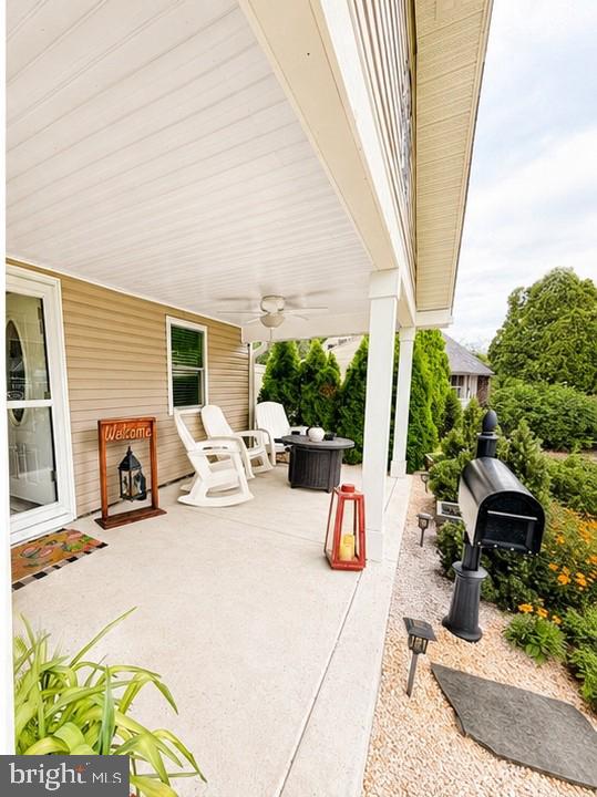 61 Begonia Ln Property Photo 3