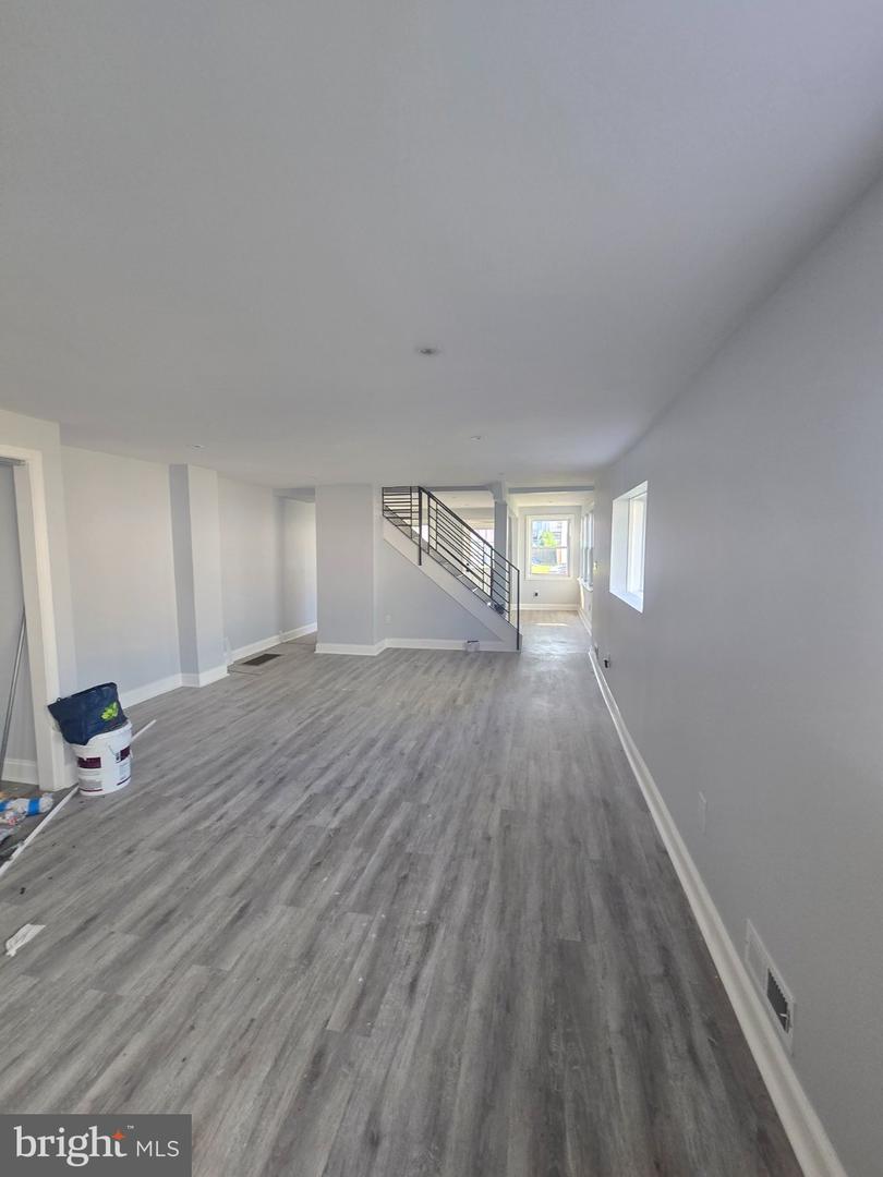 1232 Pine Grove St Property Photo 5