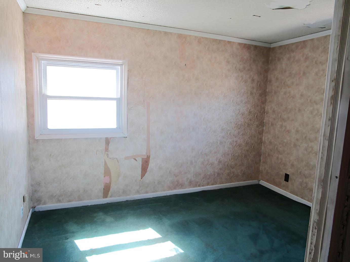 254 N Oxford Valley Rd Property Photo 11