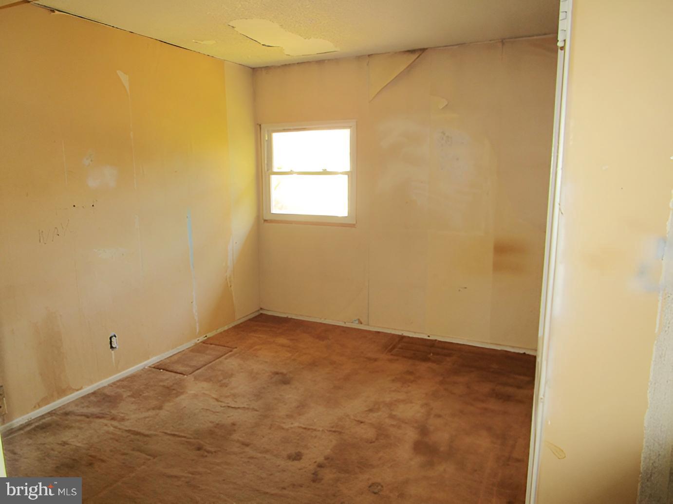 254 N Oxford Valley Rd Property Photo 12