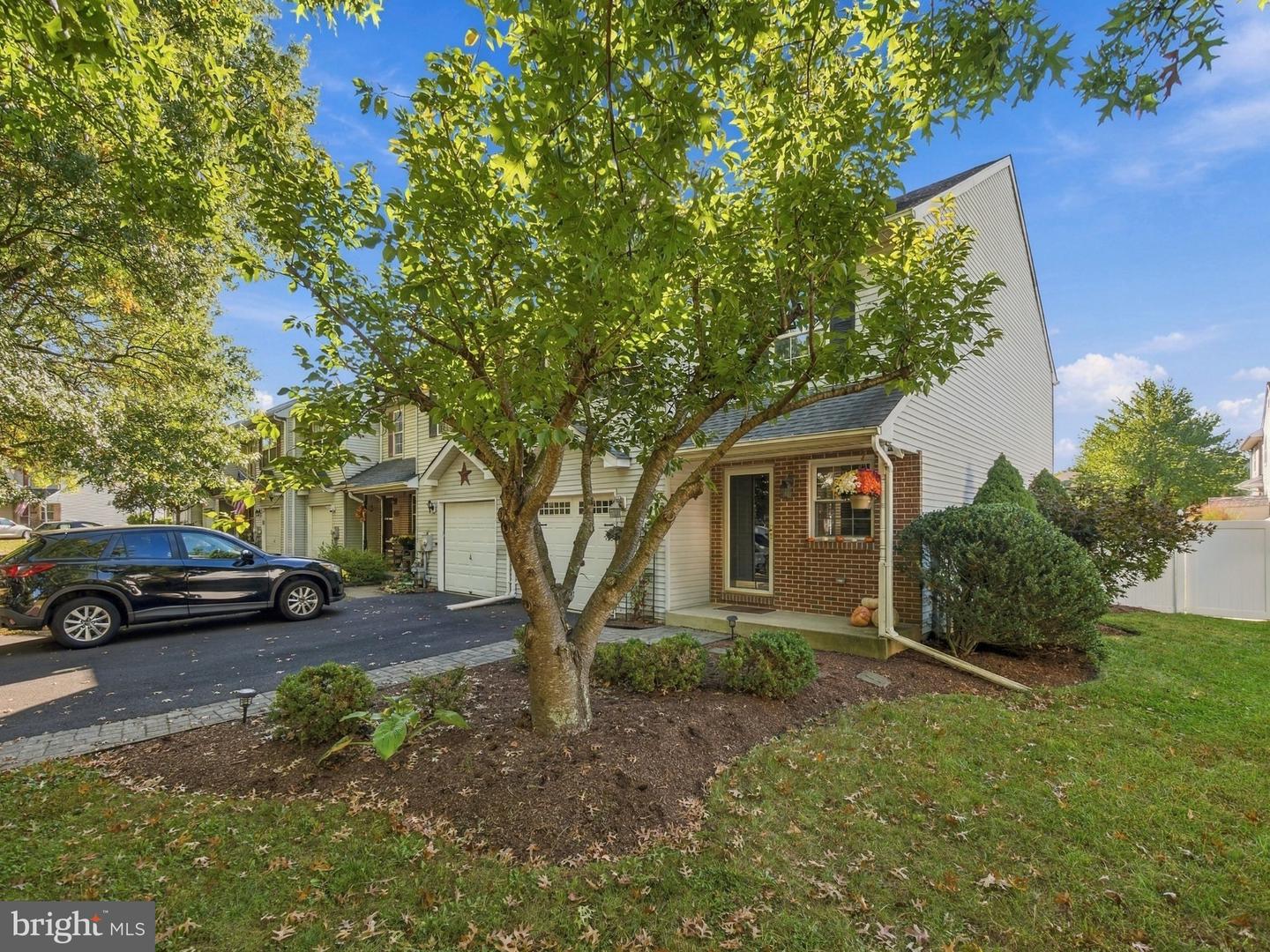 4932 Tall Cedar Ct Property Photo 3