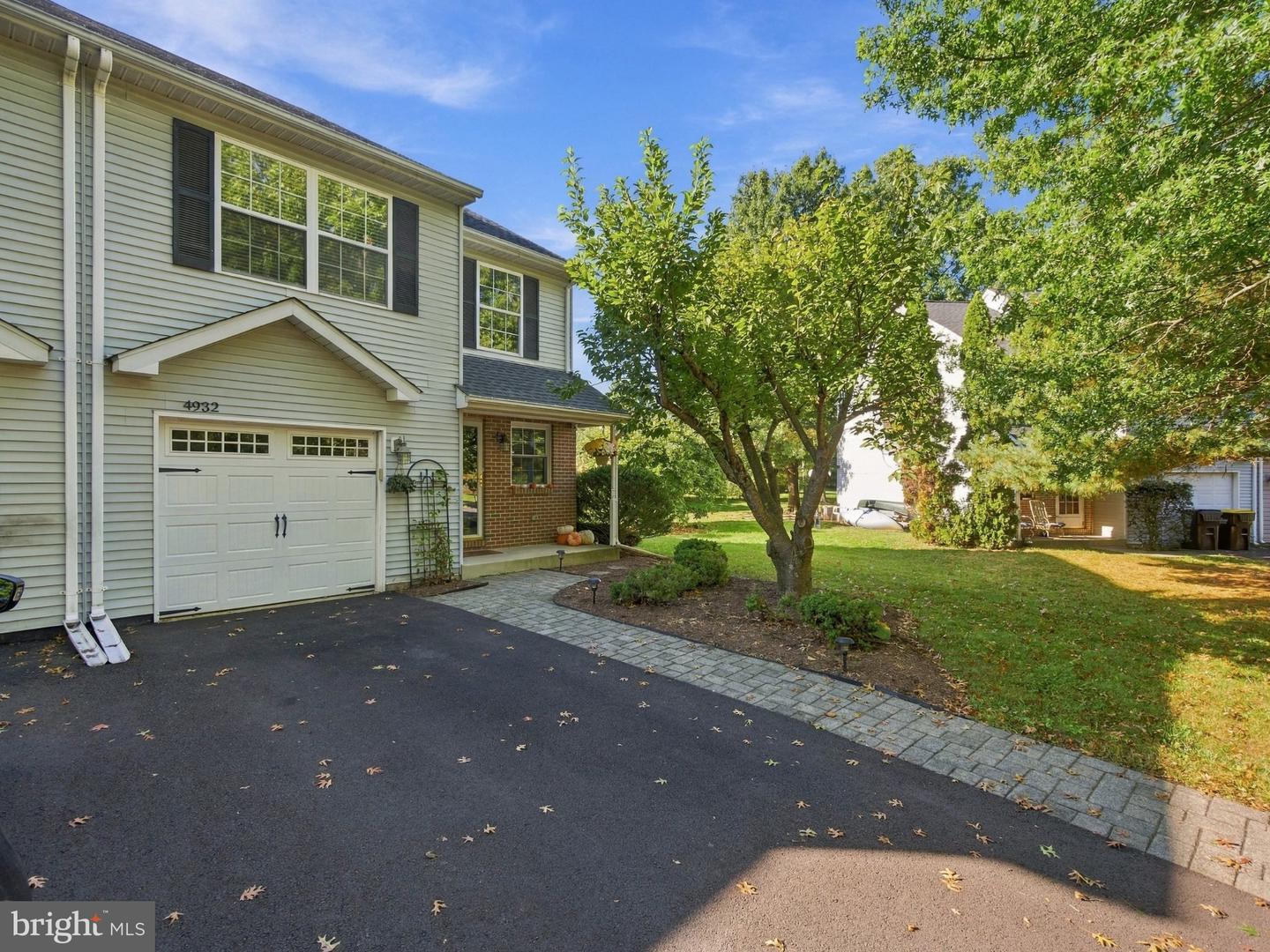4932 Tall Cedar Ct Property Photo 4