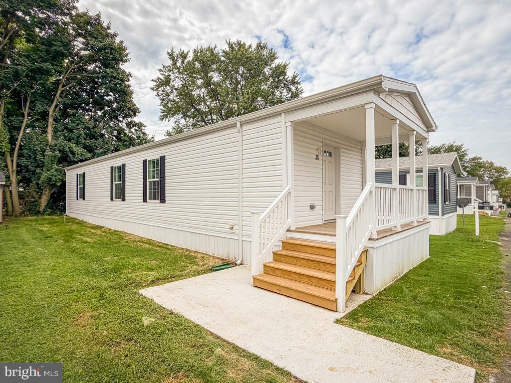 16 Kennedy Dr Property Photo 2