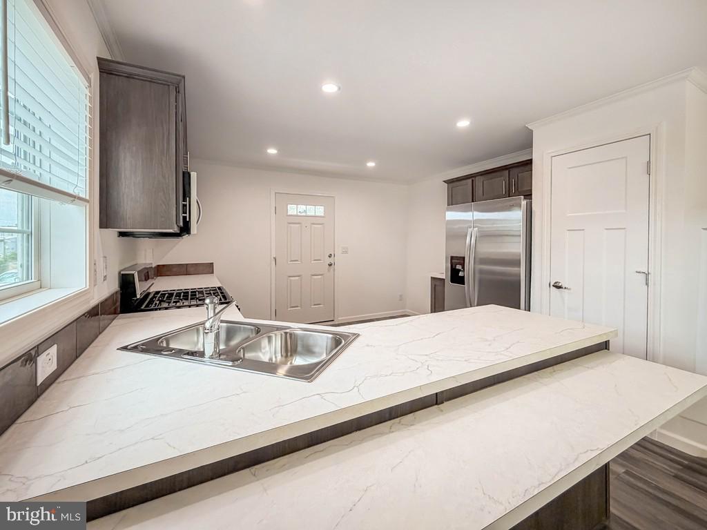 16 Kennedy Dr Property Photo 6