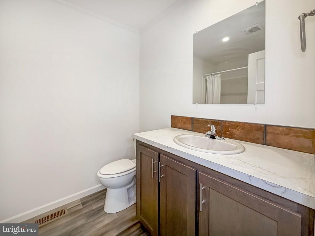 16 Kennedy Dr Property Photo 12
