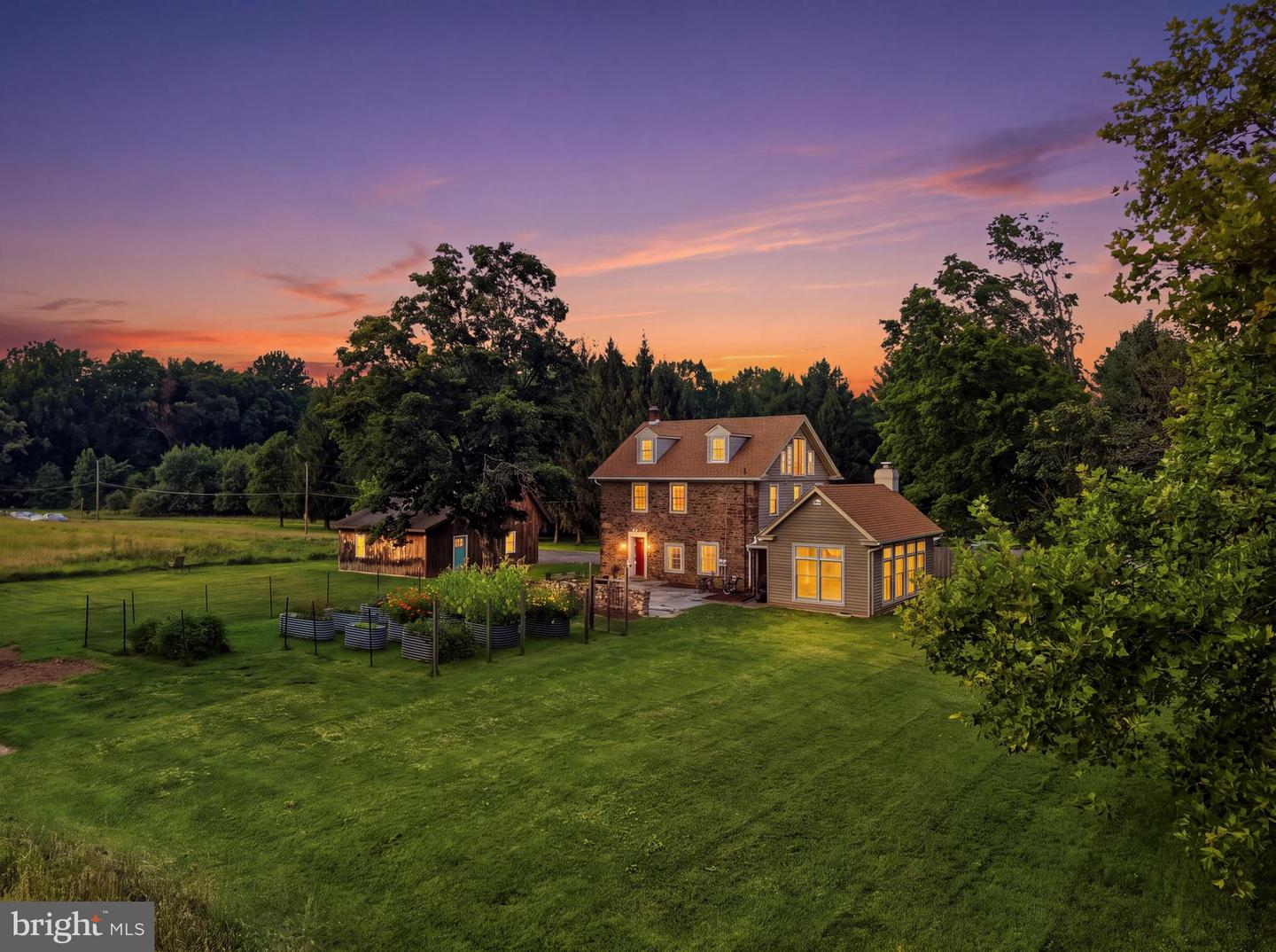 6006 CARVERSVILLE RD