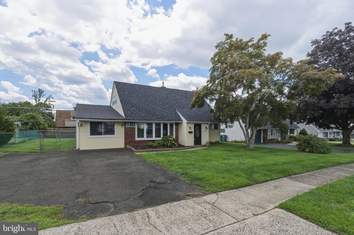 18 Tinder Rd Property Photo 2