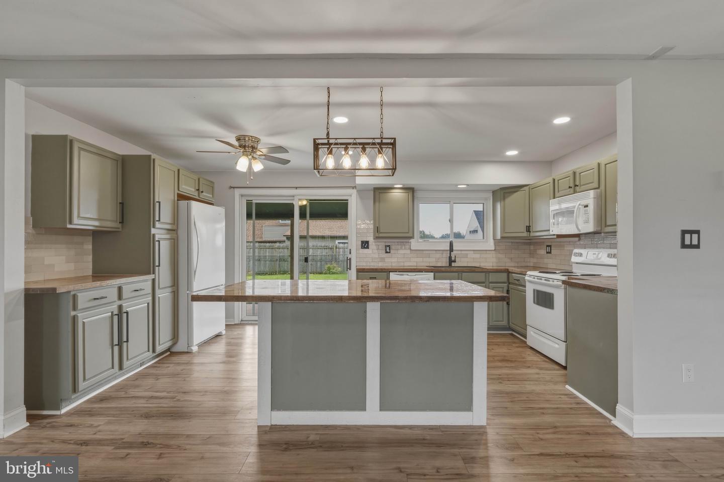 18 Tinder Rd Property Photo 7