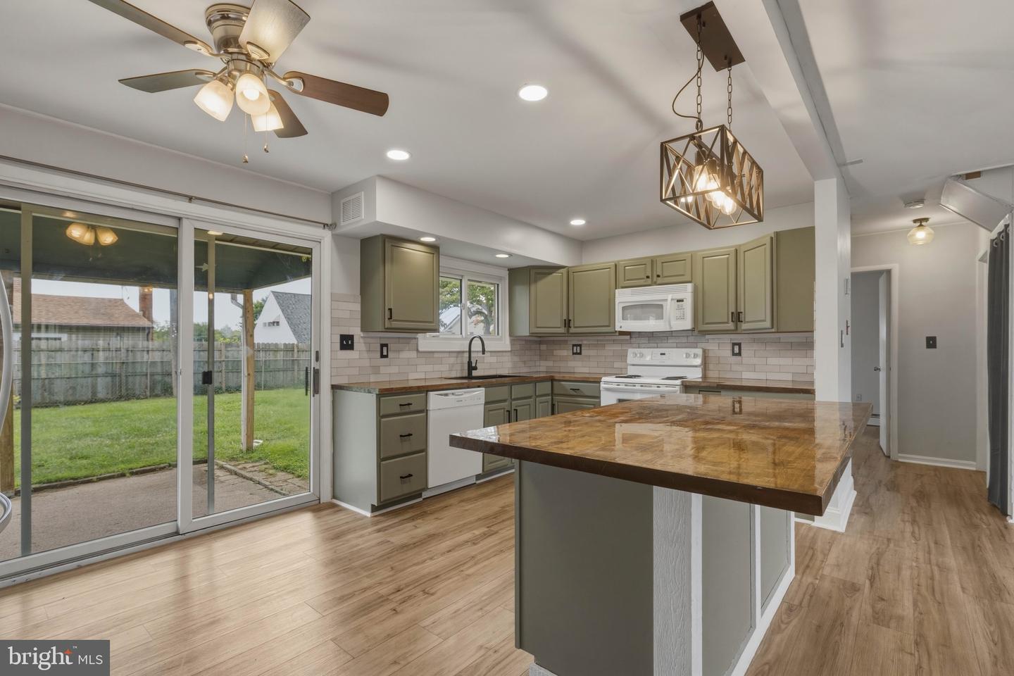 18 Tinder Rd Property Photo 8