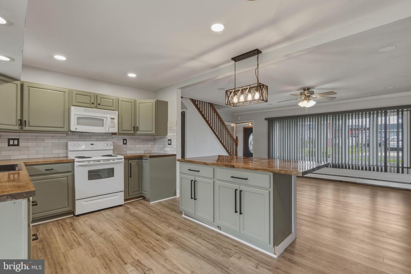 18 Tinder Rd Property Photo 9