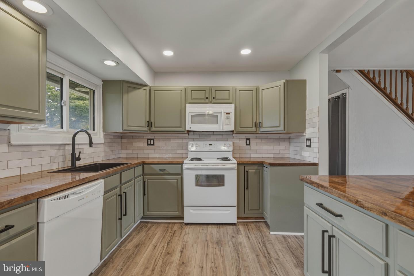 18 Tinder Rd Property Photo 10