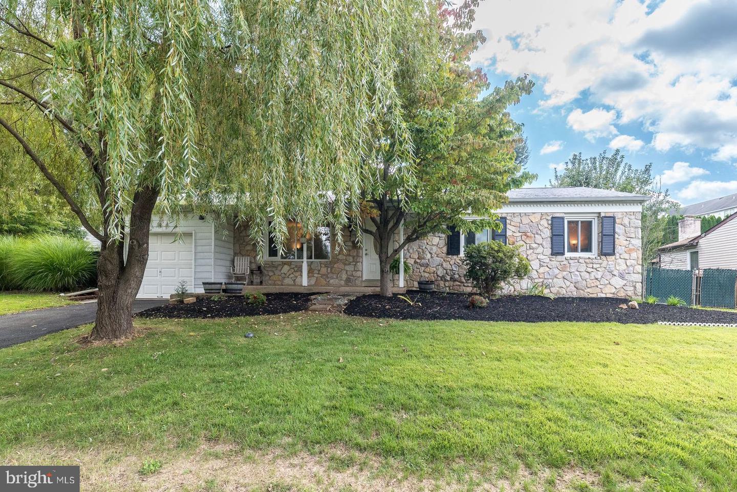 1331 Clover Ln Property Photo 1