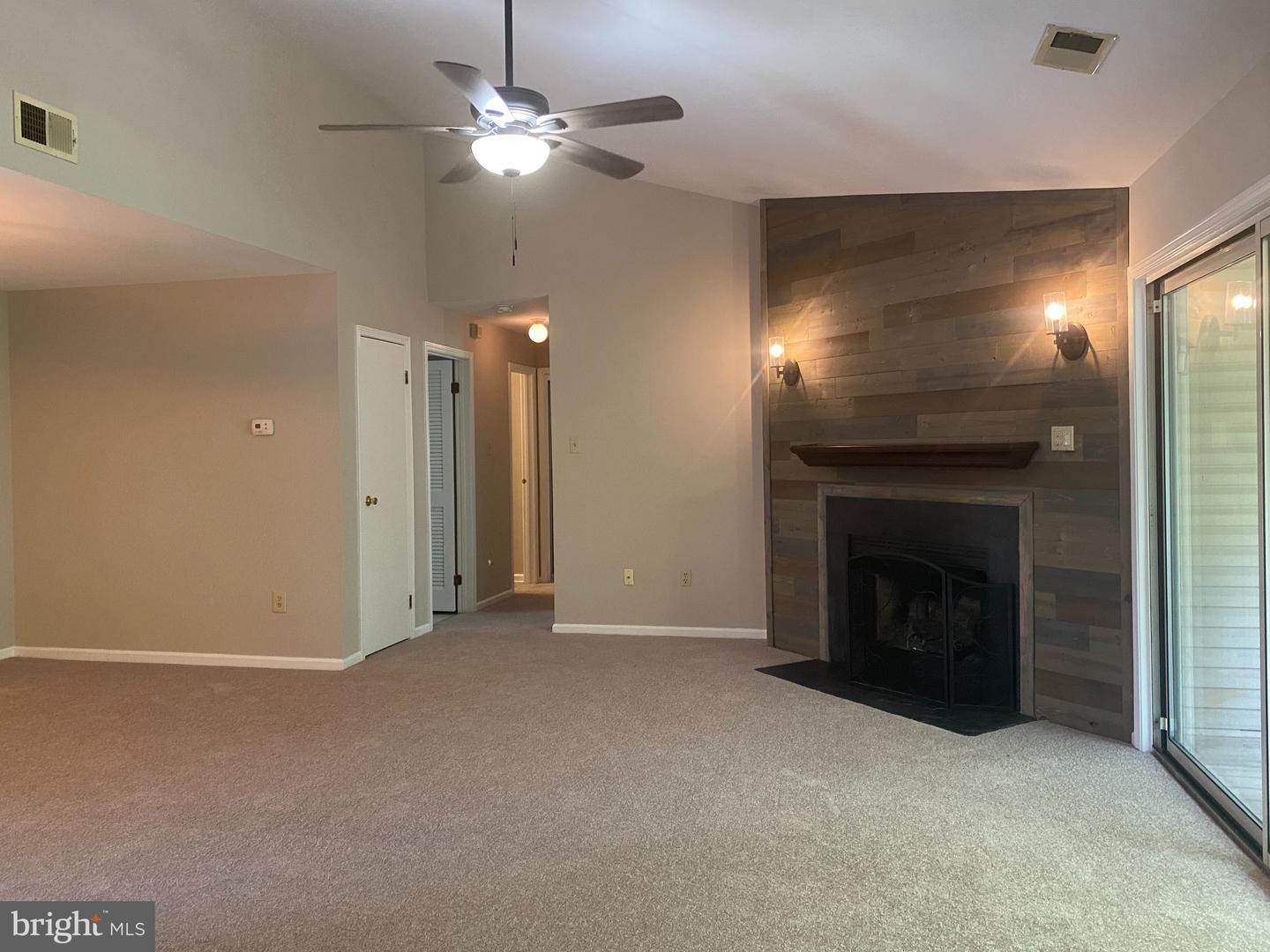 204 Andover Ct Property Photo 4