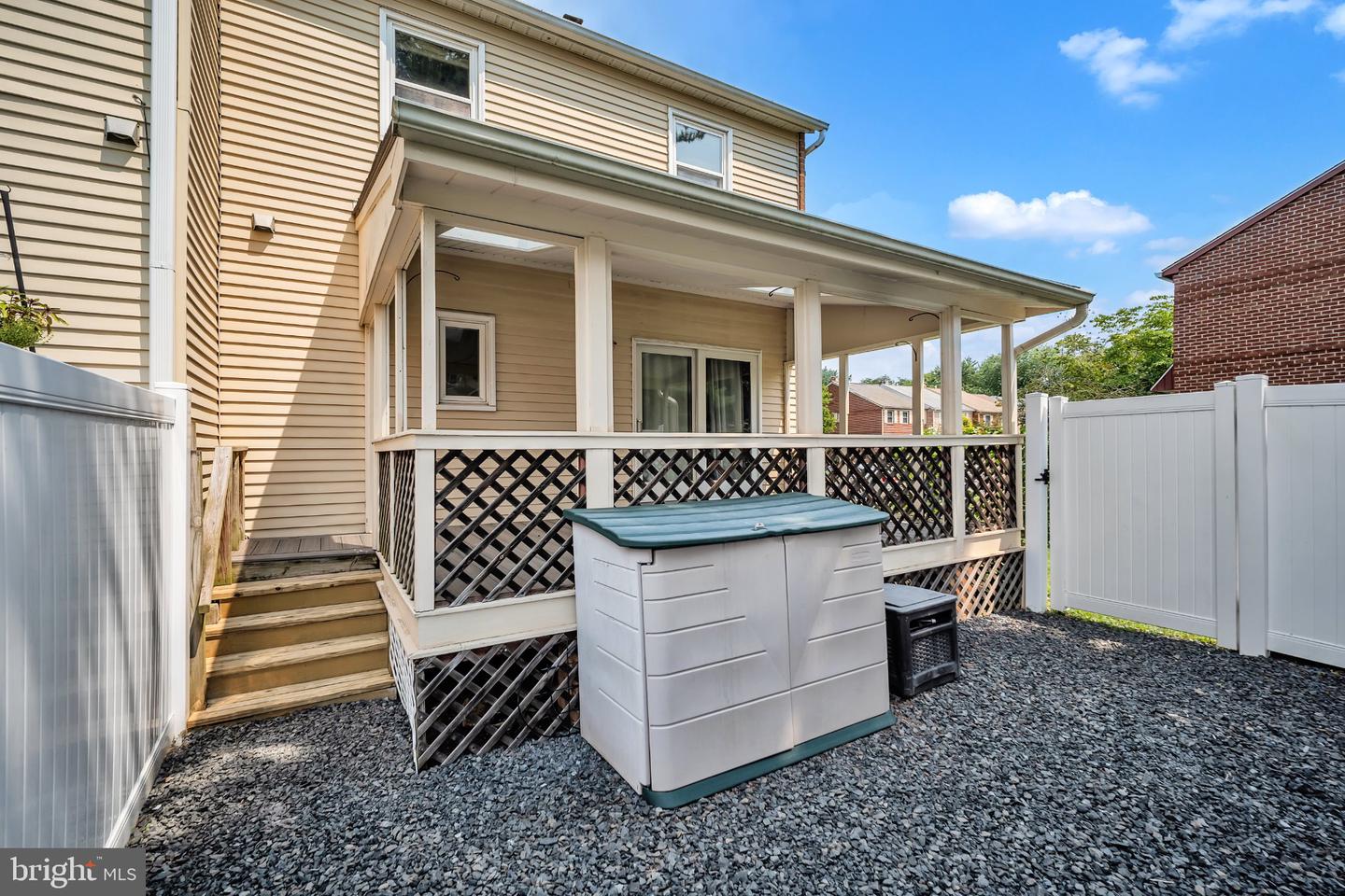20 Gatehouse Ln Property Photo 2