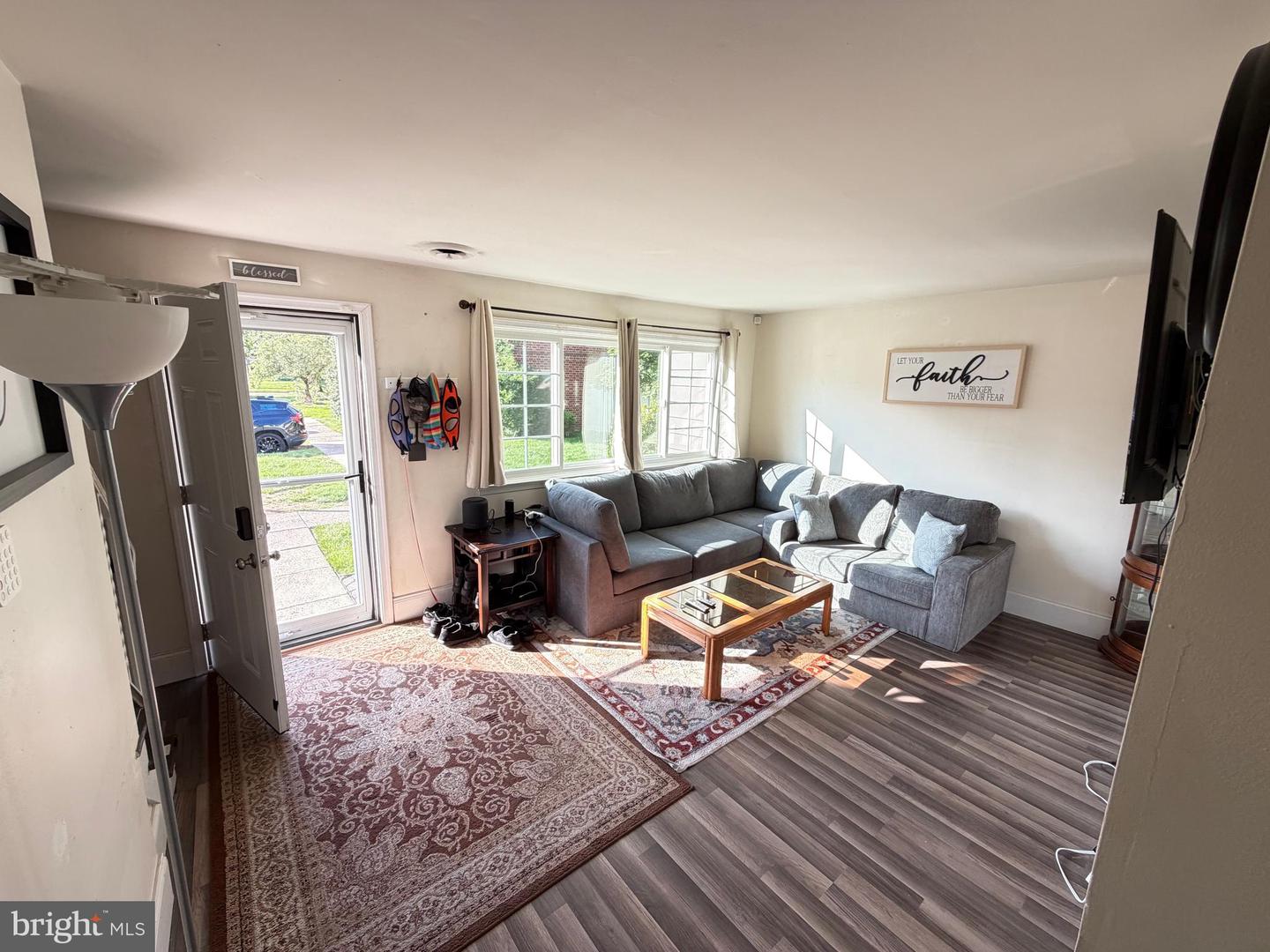 9 Stonegate Vlg Property Photo 3
