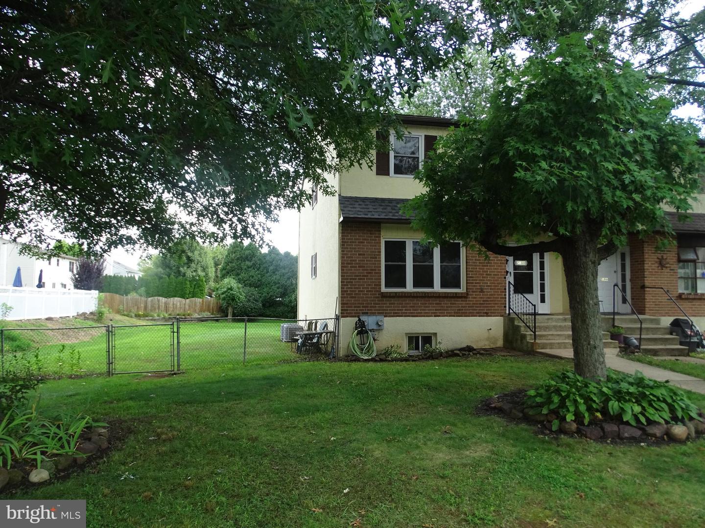 2188 Lisa Dr #a Property Photo 2