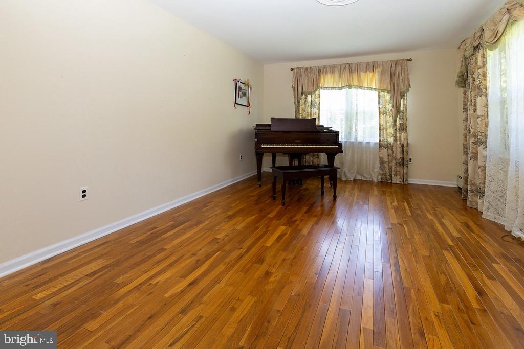 28 Valley View Dr Property Photo 6