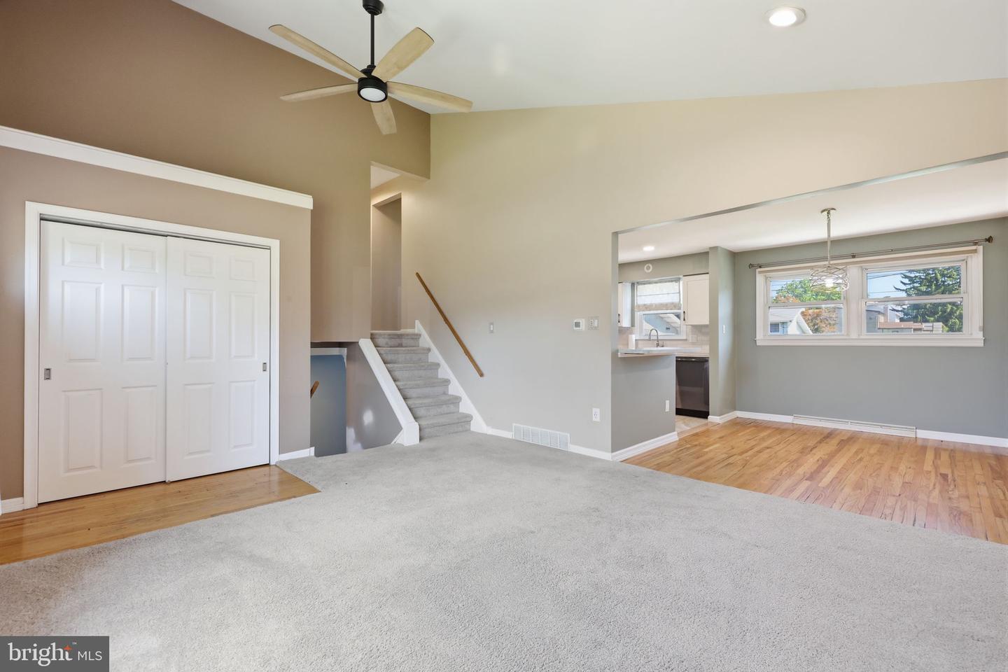 213 Highland Ave Property Photo 4