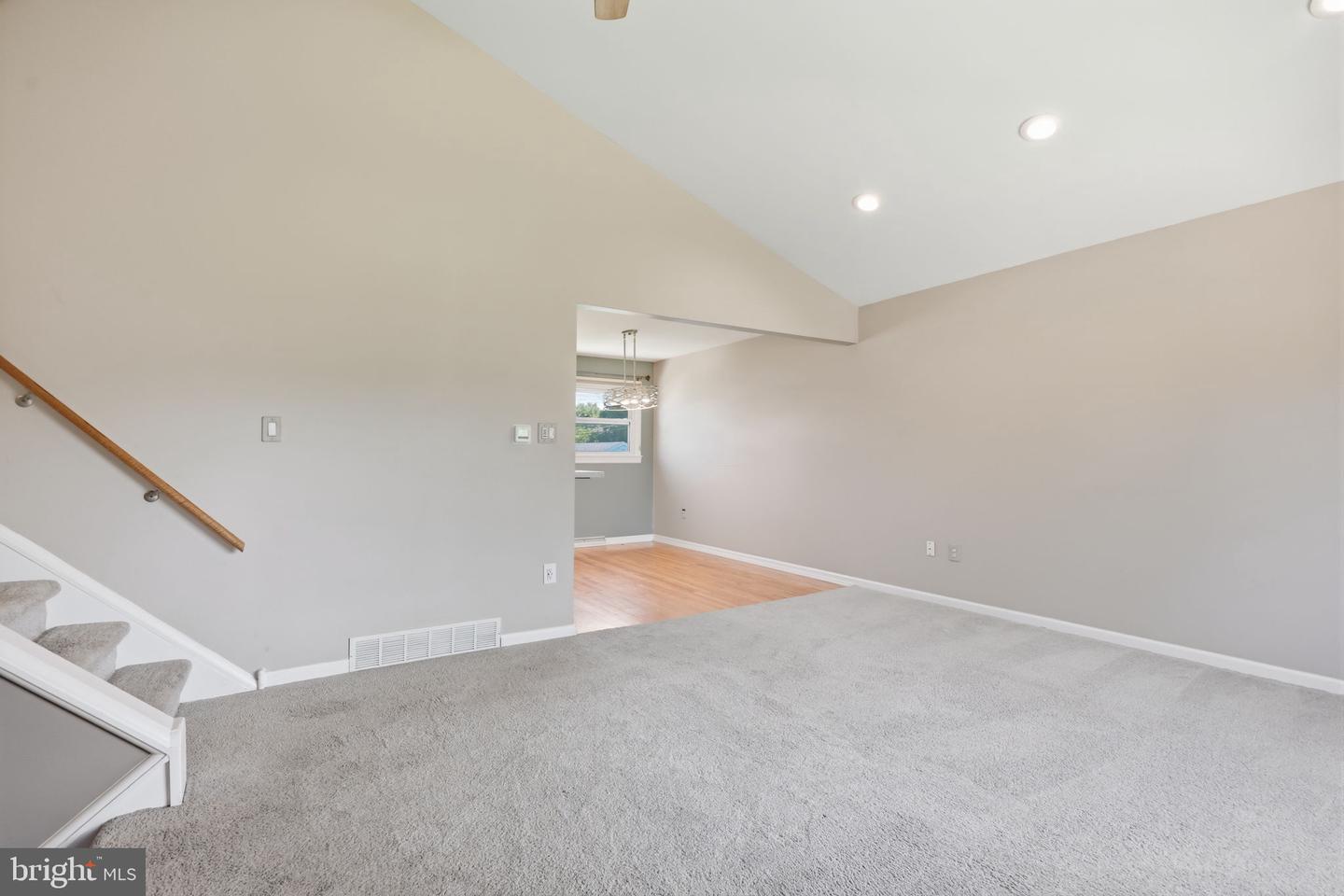 213 Highland Ave Property Photo 5