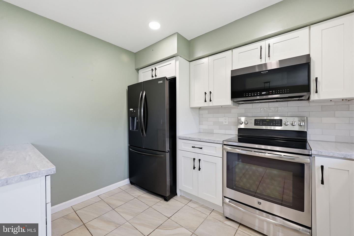213 Highland Ave Property Photo 11