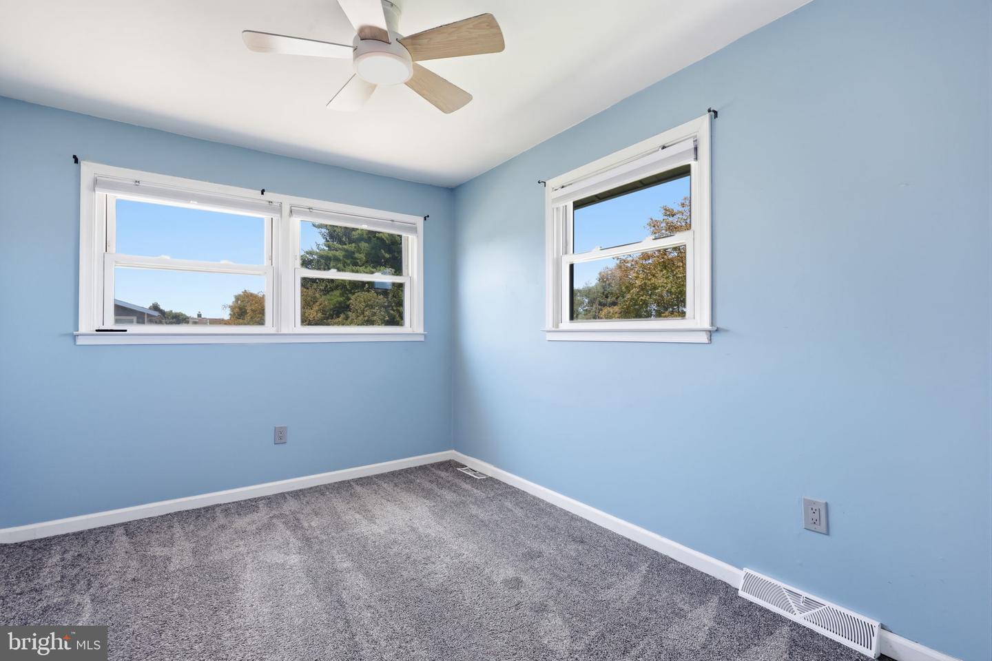 213 Highland Ave Property Photo 14