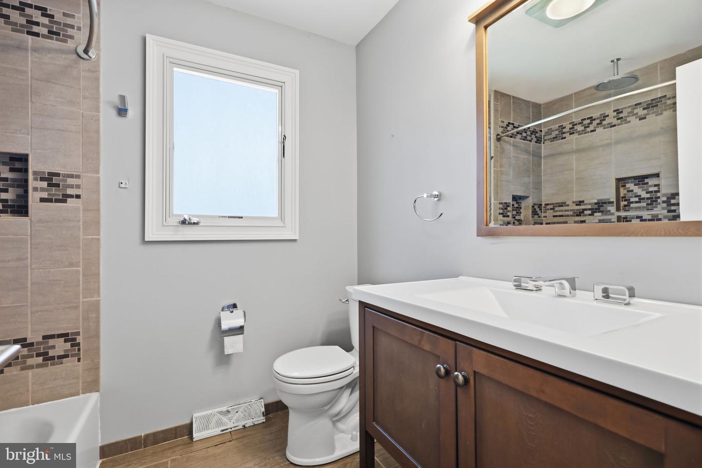213 Highland Ave Property Photo 18