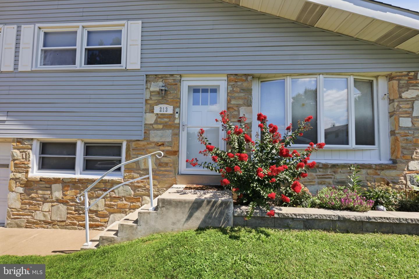 213 Highland Ave Property Photo 36