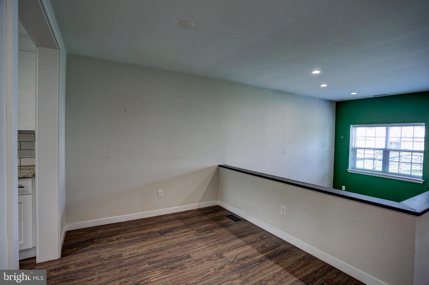 977 Browning Pl Property Photo 10